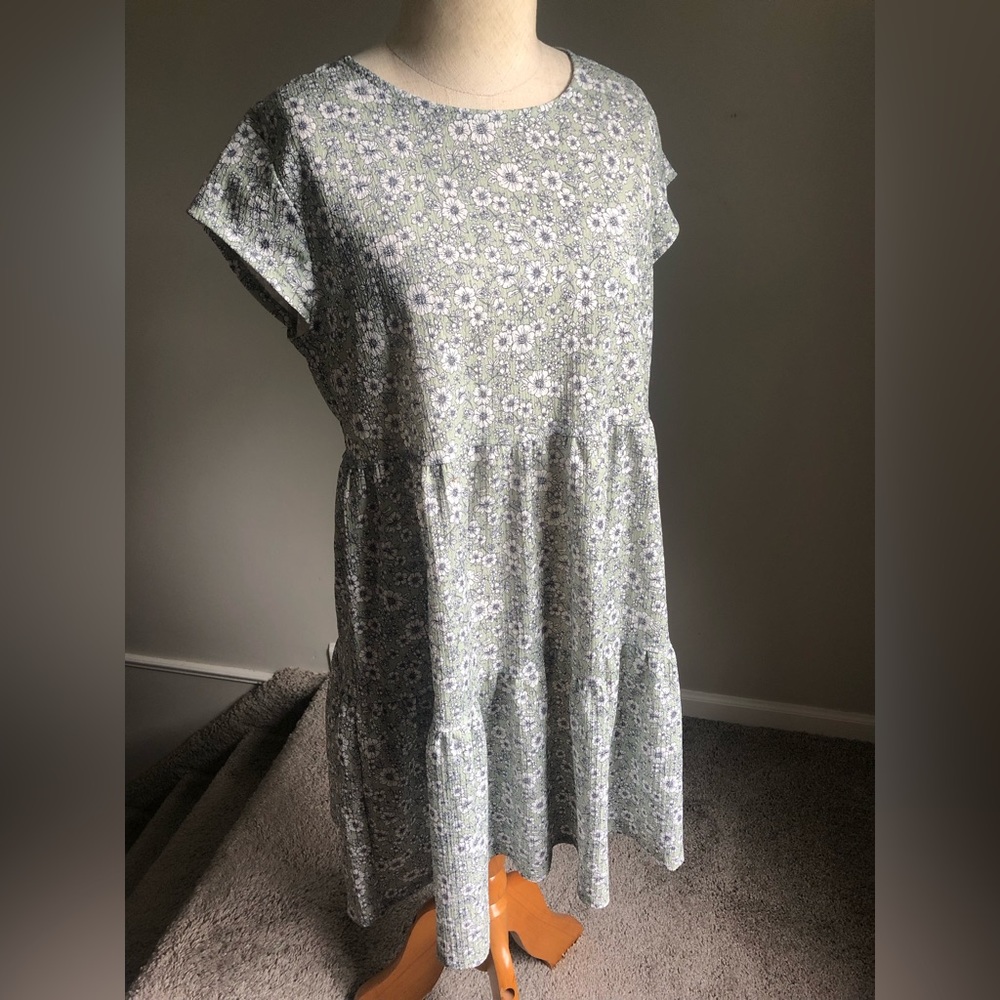 Sweet Tiered Floral Mini